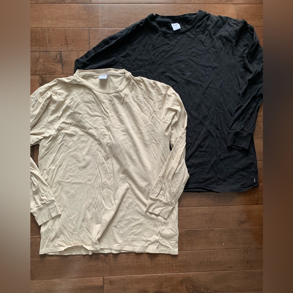Aritzia TNA - long sleeved top - medium